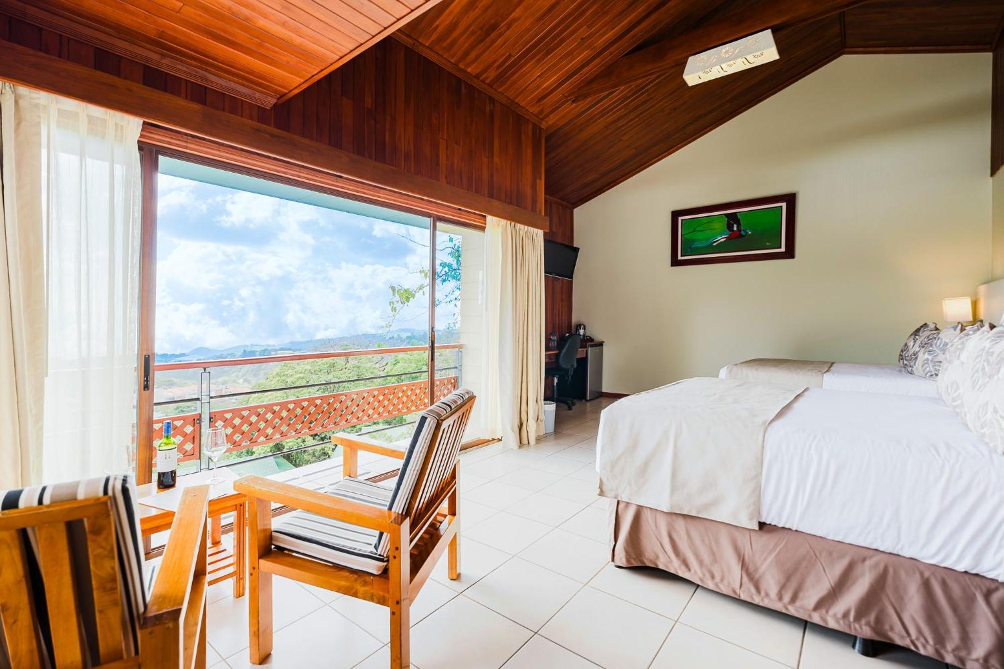 Ficus Sunset Suites Monteverde Exterior photo