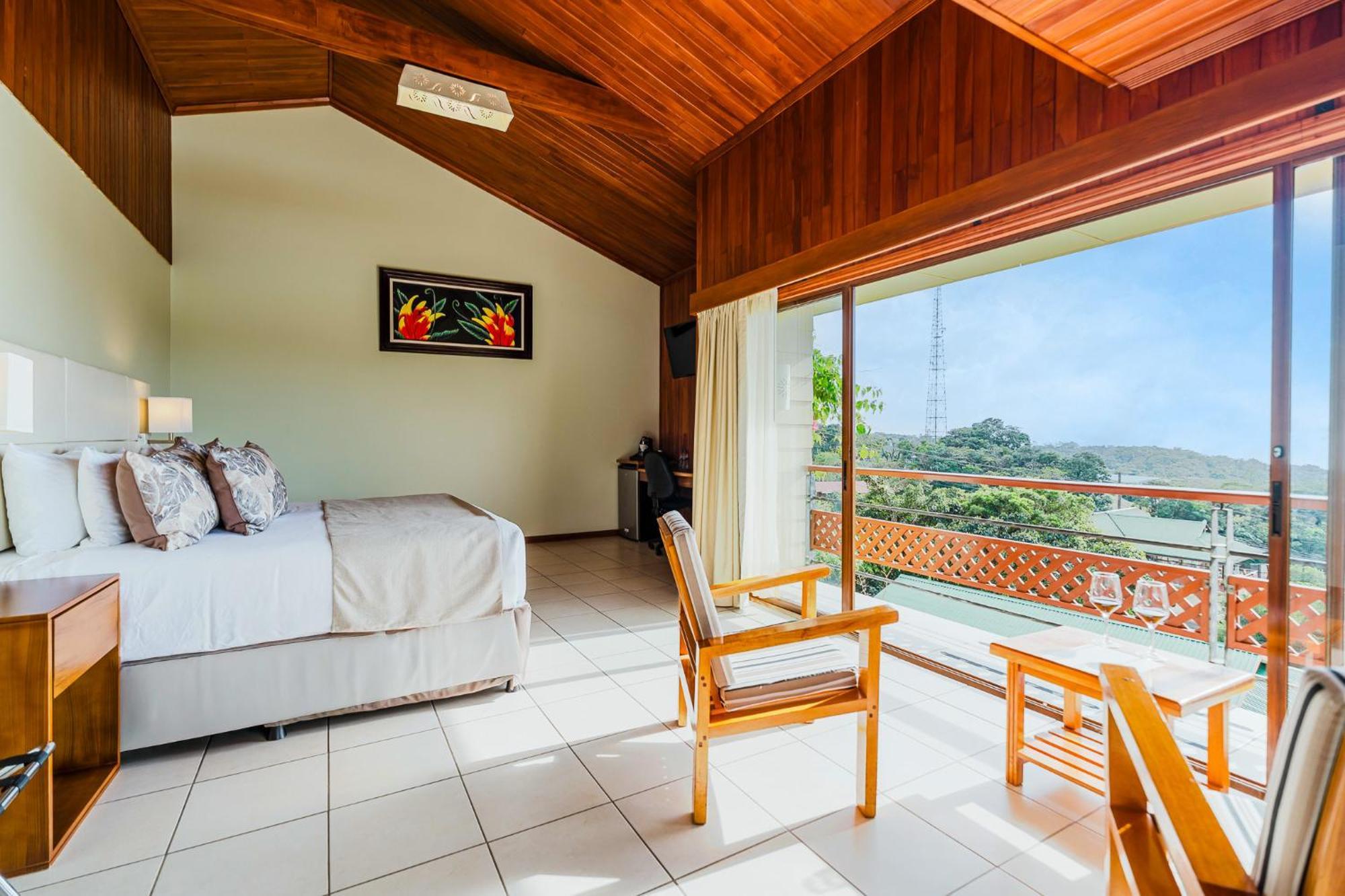 Ficus Sunset Suites Monteverde Exterior photo