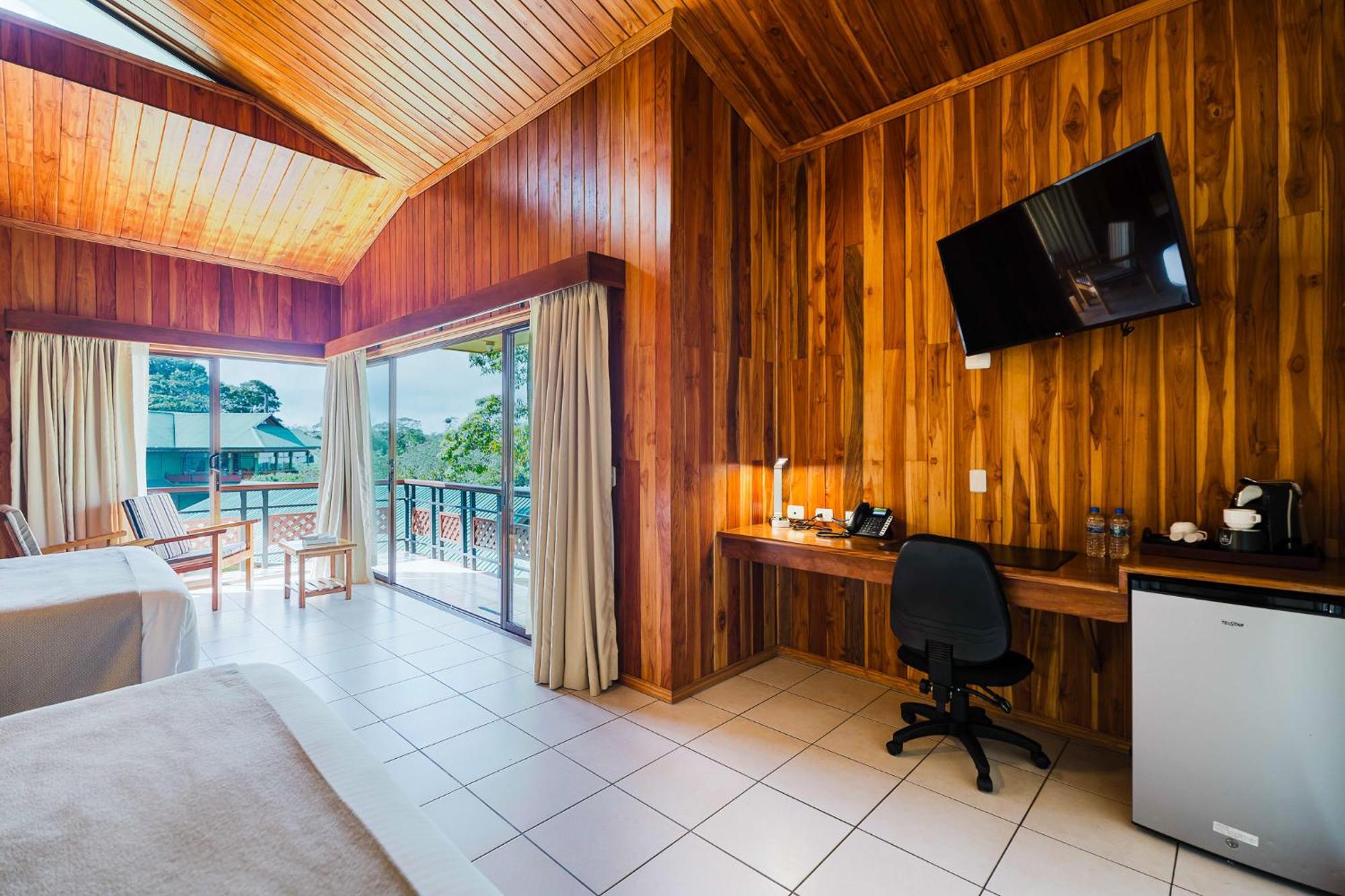 Ficus Sunset Suites Monteverde Exterior photo